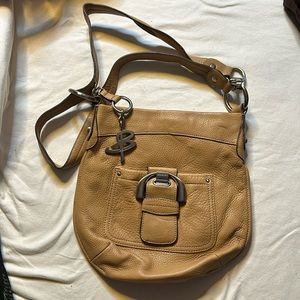 B Makowsky Crossbody Leather Shoulder Bag Pebbled Tan W Silver with Dust Bag